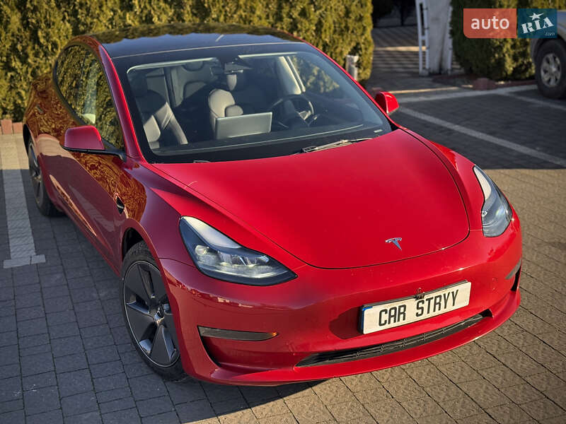 Седан Tesla Model 3 2023 в Стрые