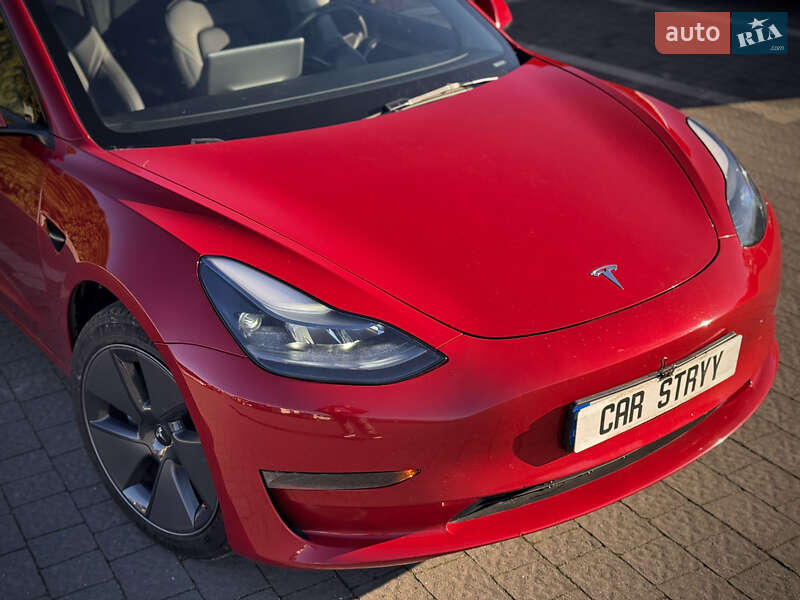 Седан Tesla Model 3 2023 в Стрые