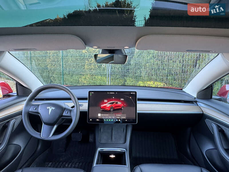 Седан Tesla Model 3 2023 в Стрые