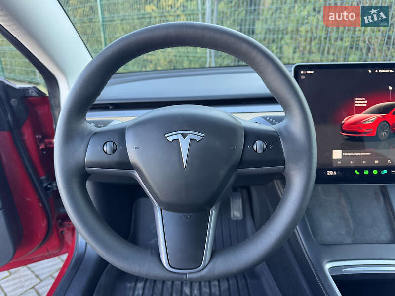 Седан Tesla Model 3 2023 в Стрые