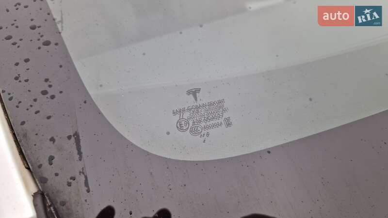 Седан Tesla Model 3 2020 в Киеве