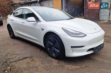 Седан Tesla Model 3 2020 в Києві
