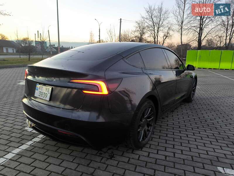 Седан Tesla Model 3 2024 в Коломые