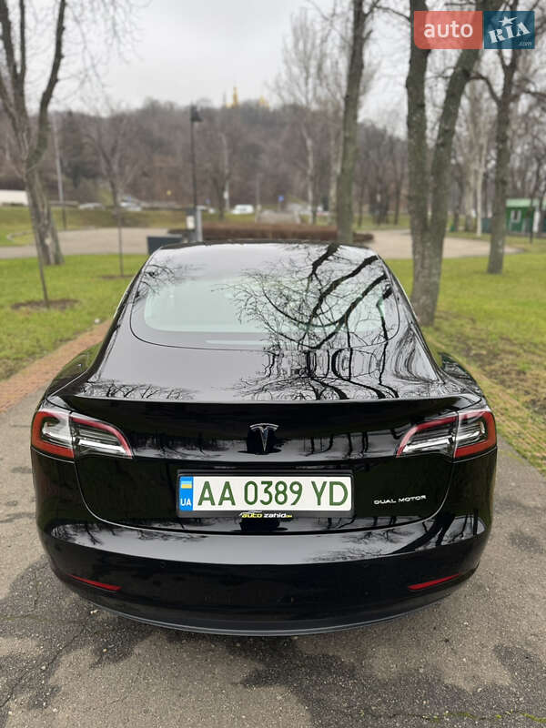 Седан Tesla Model 3 2019 в Киеве