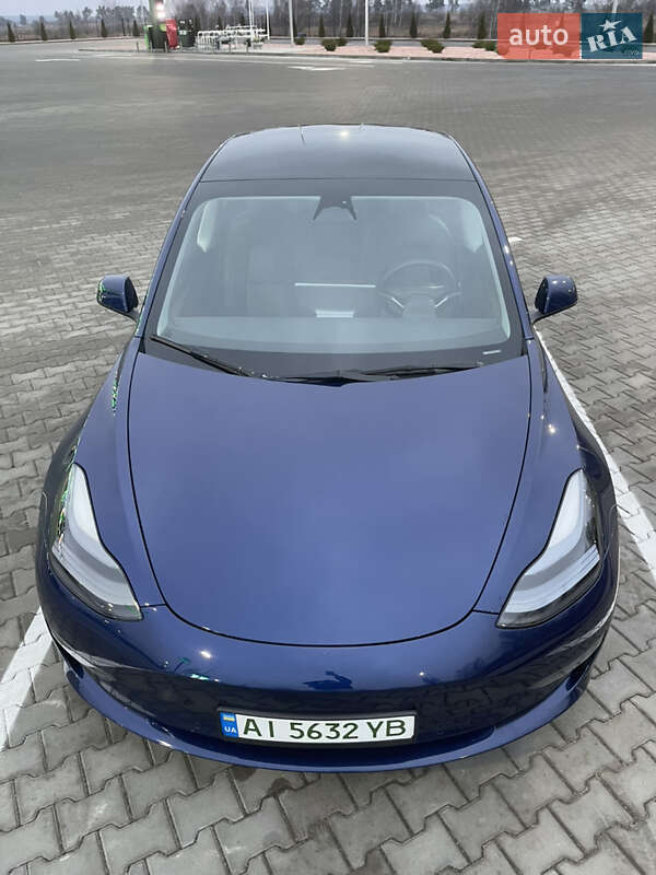 Седан Tesla Model 3 2022 в Киеве