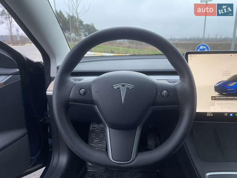 Седан Tesla Model 3 2022 в Киеве