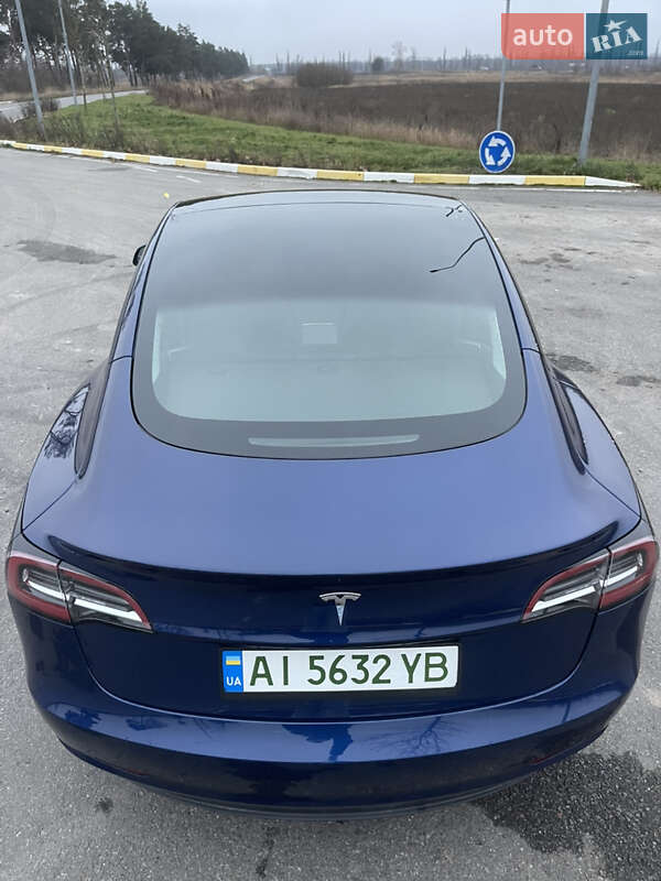 Седан Tesla Model 3 2022 в Киеве