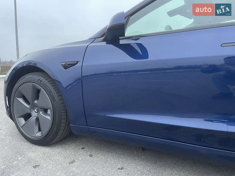 Седан Tesla Model 3 2022 в Киеве