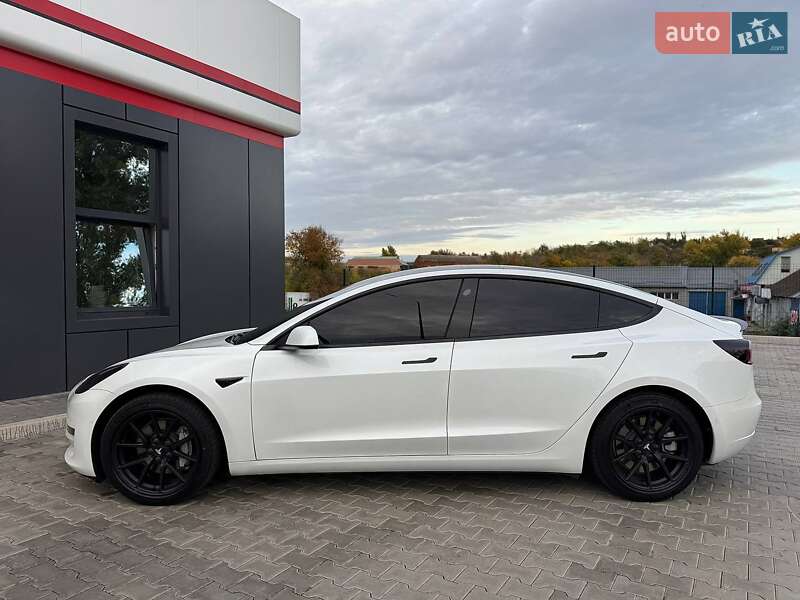 Седан Tesla Model 3 2022 в Кривом Роге