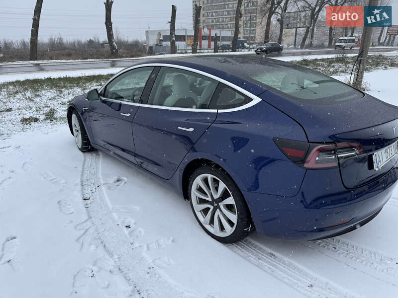 Седан Tesla Model 3 2018 в Киеве