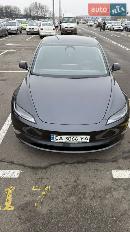 Седан Tesla Model 3 2024 в Киеве