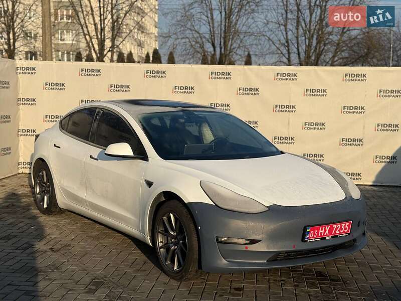Седан Tesla Model 3 2021 в Луцке