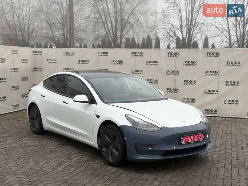 Седан Tesla Model 3 2021 в Луцке