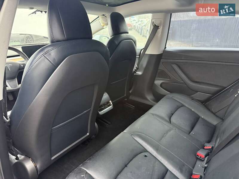 Седан Tesla Model 3 2021 в Луцке