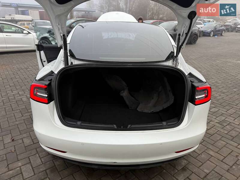 Седан Tesla Model 3 2021 в Луцке