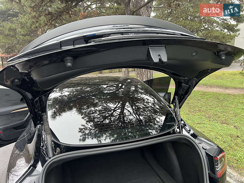 Седан Tesla Model 3 2022 в Кременчуге