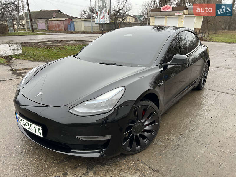 Седан Tesla Model 3 2022 в Кременчуге