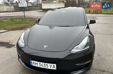 Седан Tesla Model 3 2022 в Кременчуці