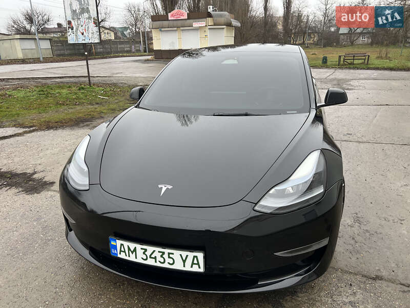 Седан Tesla Model 3 2022 в Кременчуге