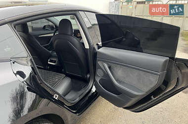 Седан Tesla Model 3 2022 в Кременчуці