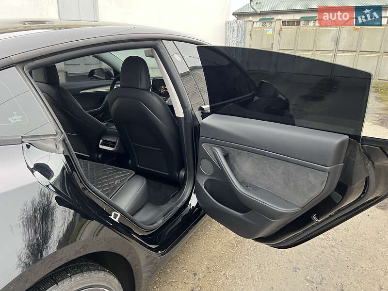 Седан Tesla Model 3 2022 в Кременчуге