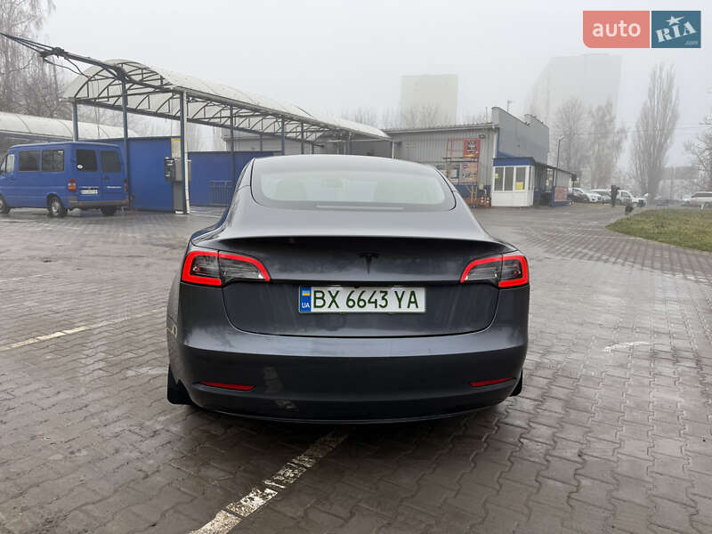 Седан Tesla Model 3 2023 в Хмельницком