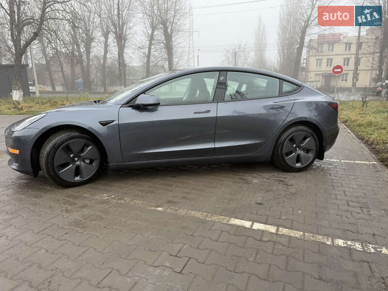 Седан Tesla Model 3 2023 в Хмельницком