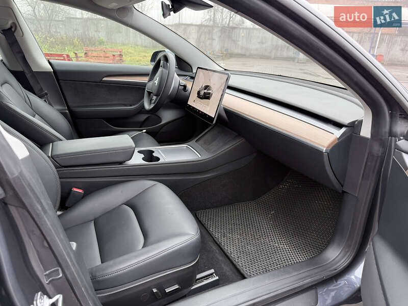 Седан Tesla Model 3 2023 в Хмельницком