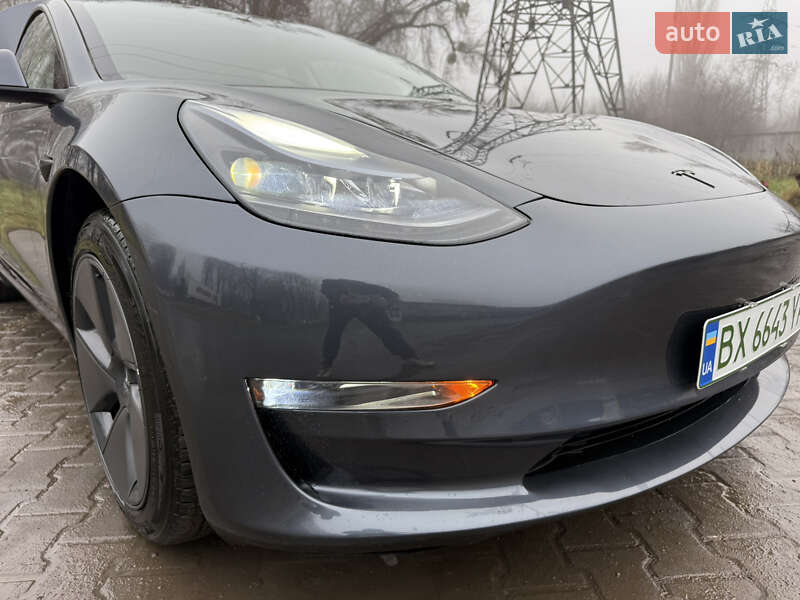 Седан Tesla Model 3 2023 в Хмельницком