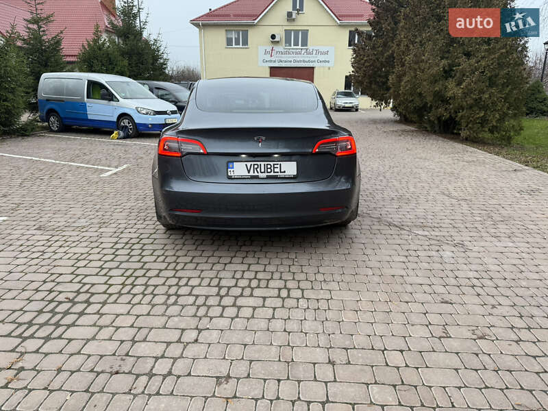Седан Tesla Model 3 2019 в Киеве