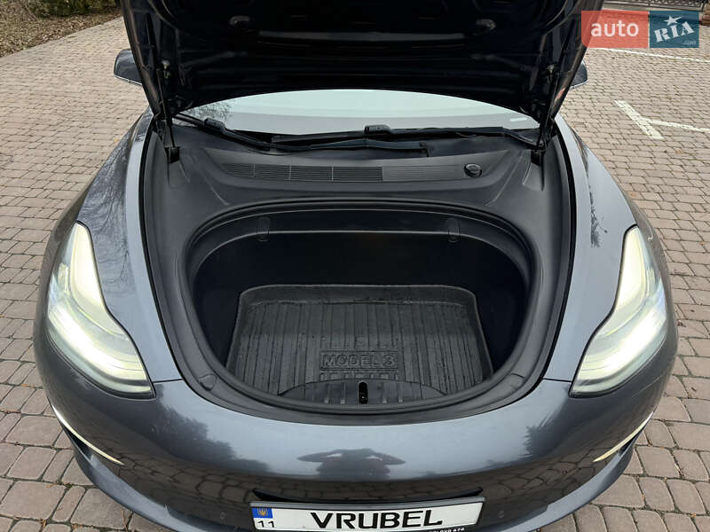 Седан Tesla Model 3 2019 в Киеве