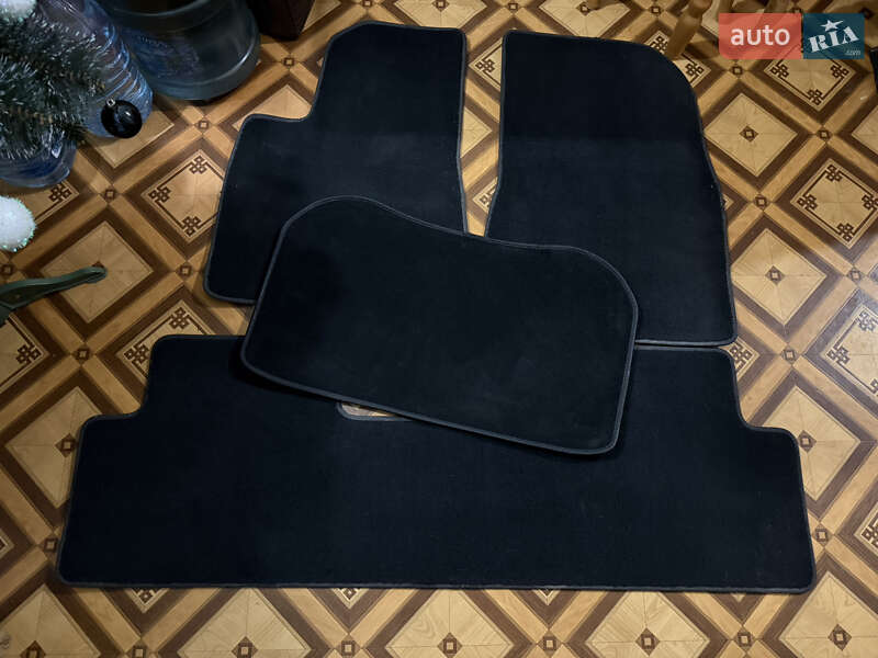 Седан Tesla Model 3 2019 в Киеве