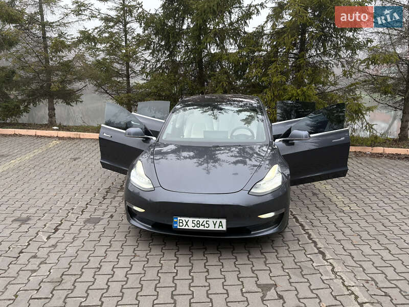 Седан Tesla Model 3 2019 в Хмельницком