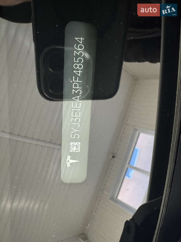 Седан Tesla Model 3 2023 в Ивано-Франковске