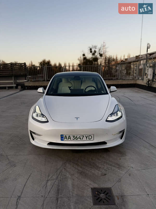 Tesla Model 3 2022