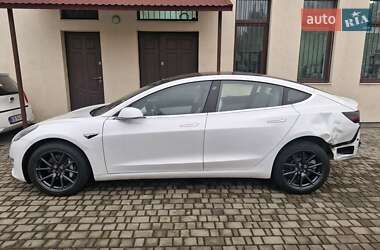 Седан Tesla Model 3 2018 в Львове