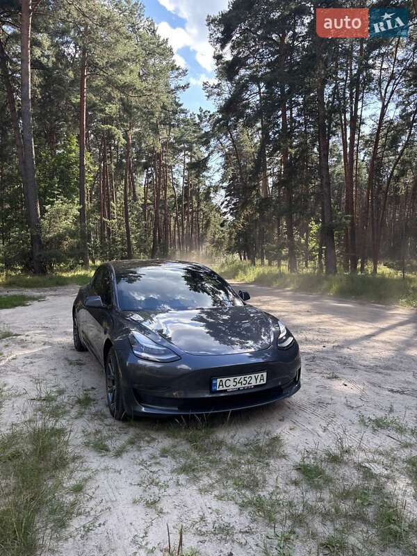 Седан Tesla Model 3 2018 в Луцке