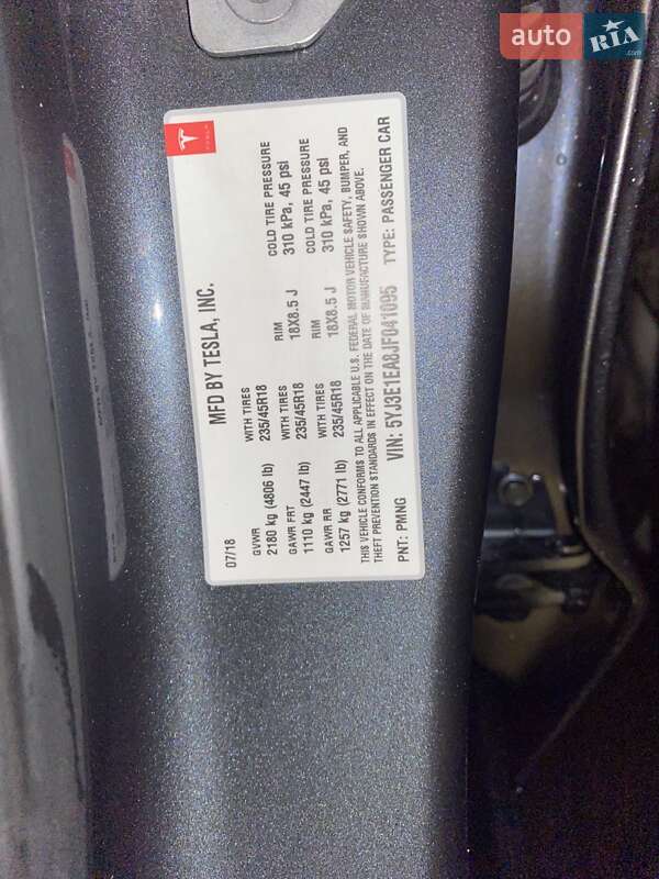 Седан Tesla Model 3 2018 в Луцке