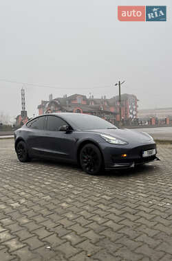 Седан Tesla Model 3 2022 в Дрогобыче