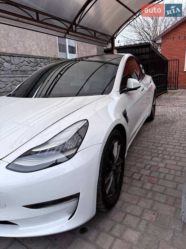 Седан Tesla Model 3 2020 в Днепре
