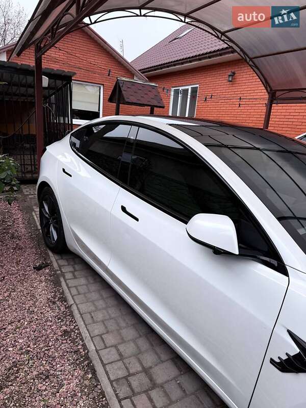 Седан Tesla Model 3 2020 в Днепре