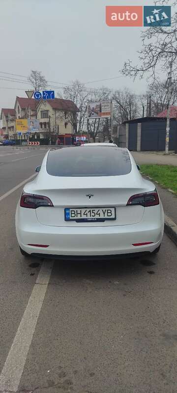 Седан Tesla Model 3 2023 в Одессе