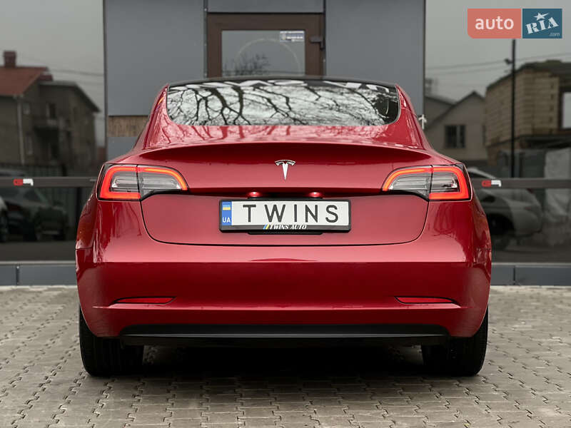 Седан Tesla Model 3 2023 в Одессе