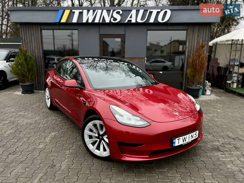 Седан Tesla Model 3 2023 в Одессе