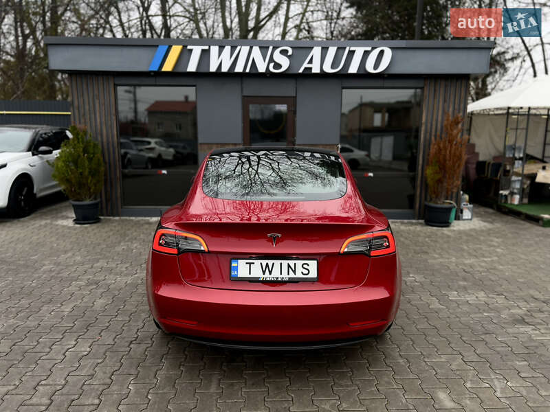 Седан Tesla Model 3 2023 в Одессе