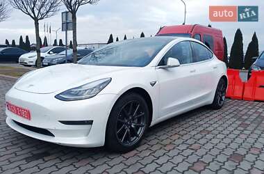 Седан Tesla Model 3 2019 в Львове