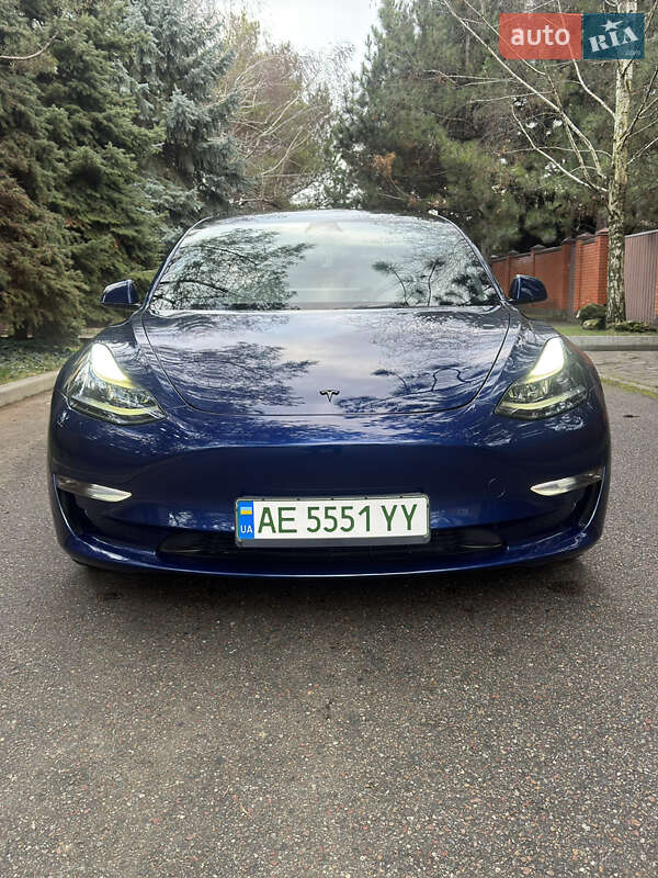 Седан Tesla Model 3 2023 в Днепре