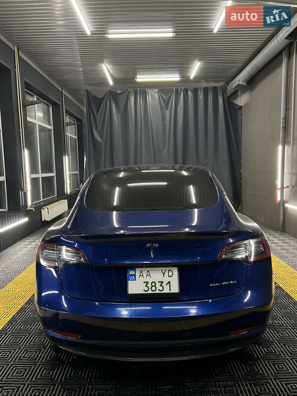 Седан Tesla Model 3 2020 в Киеве