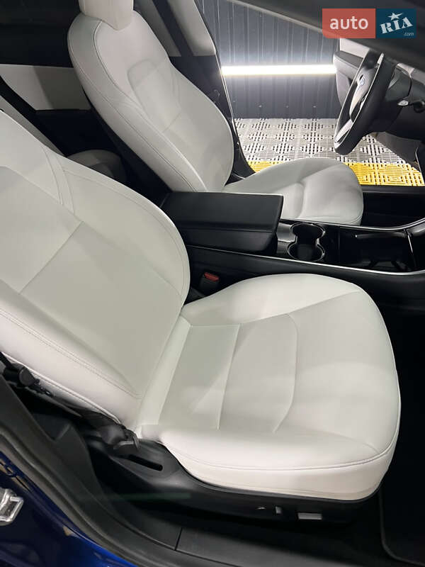 Седан Tesla Model 3 2020 в Киеве