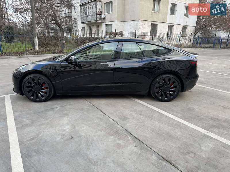 Седан Tesla Model 3 2023 в Одессе